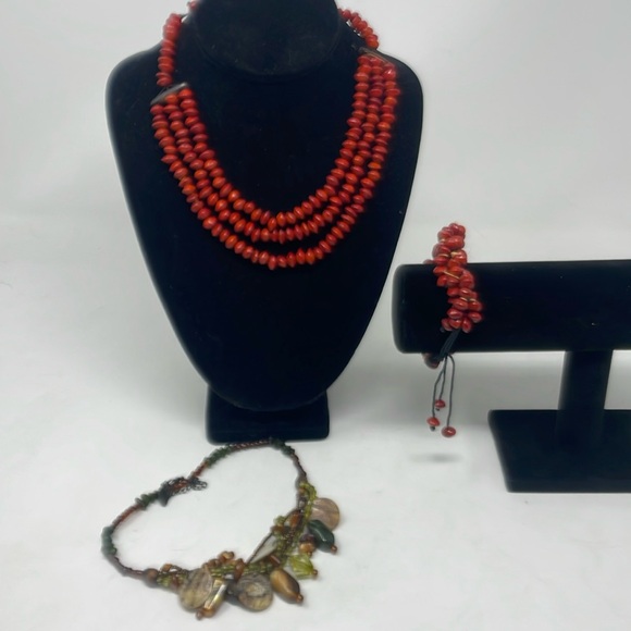 COOKIE LEE Matching Red Necklace and Bracelet and 1 Various Beaded Necklace - Picture 1 of 8